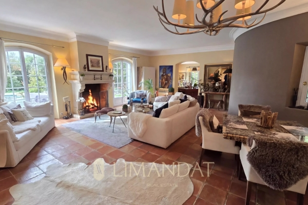 Maison de luxe à vendre à Roquefort-les-Pins, 1 699 000 €, Photo 3
