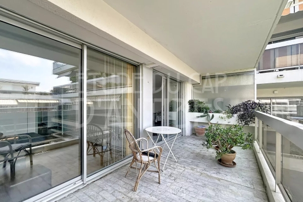 Luxury Apartment for sale in Antibes, 395 000 €, Photo 4