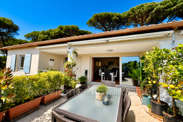 Luxury Apartment for sale in Sainte-Maxime, 498 000 €, Photo 1