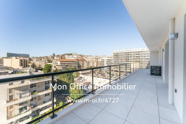 Luxury Apartment for sale in Marseille 8Ème, 870 000 €, Photo 1