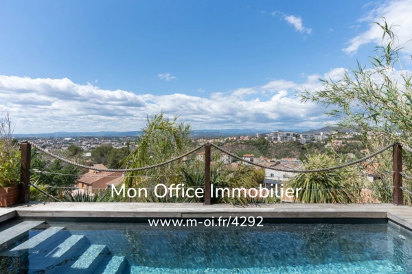Maison de luxe à vendre à Saint-Raphaël, 1 100 000 €, Photo 1