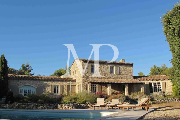 Maison de luxe à louer à Goult, 4 574 €, Photo 1