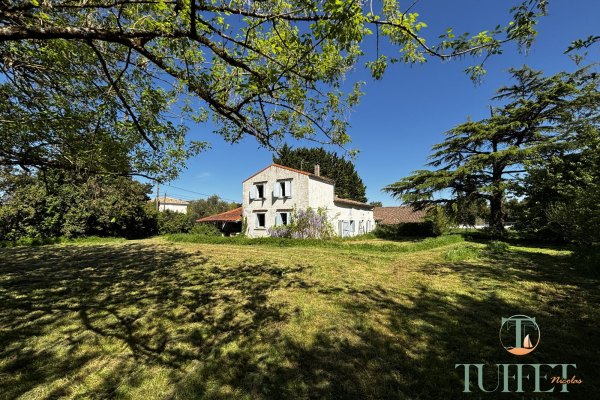 Maison de luxe à vendre à Breuillet, 530 000 €, Photo 1