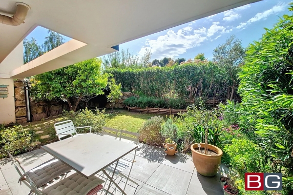 Appartement de luxe à vendre à Antibes, 260 000 €, Photo 1