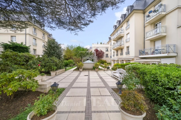 Appartement de luxe à vendre à Saint-Germain-en-Laye, 325 000 €, Photo 1