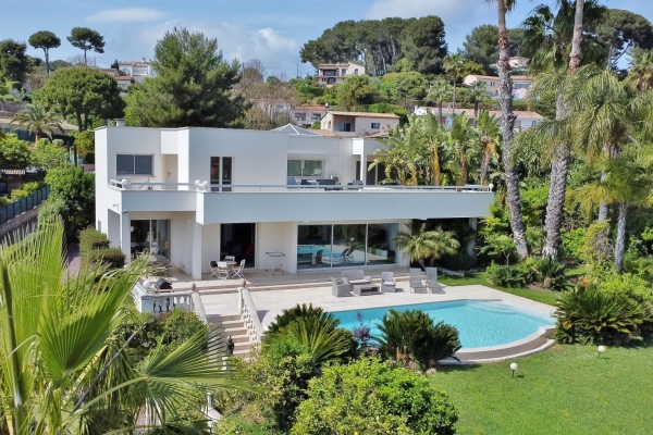 Maison de luxe à vendre à Antibes, 2 350 000 €, Photo 1