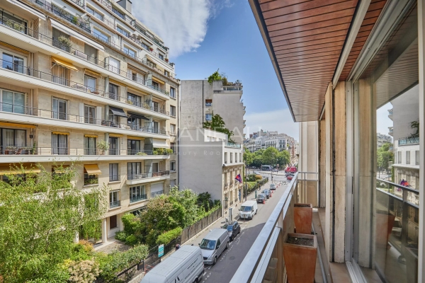 Luxury Apartment for sale in Paris 16Ème, 1 400 000 €, Photo 1
