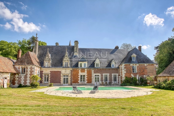 Maison de luxe à vendre à Saint-Ouen-de-Thouberville, 698 000 €, Photo 1