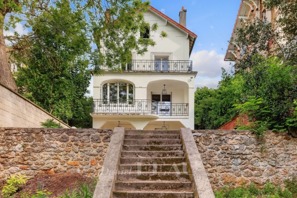 Maison de luxe à louer à Saint-Cloud, 5 500 €, Photo 1
