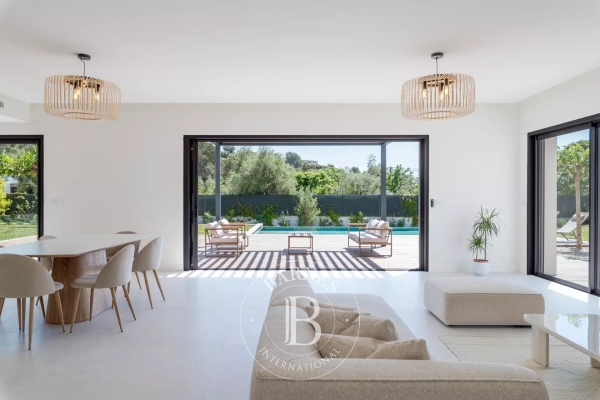 Luxury House for sale in Roquefort-les-Pins, 2 390 000 €, Photo 4
