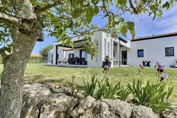Maison de luxe à vendre à Soulignonne, 659 610 €, Photo 1