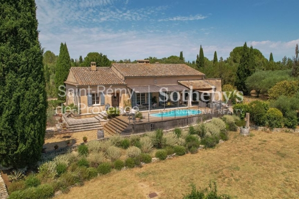 Maison de luxe à vendre à Saint-Rémy-de-Provence, 1 350 000 €, Photo 1
