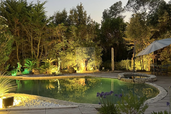 Maison de luxe à vendre à Roquefort-les-Pins, 1 699 000 €, Photo 1