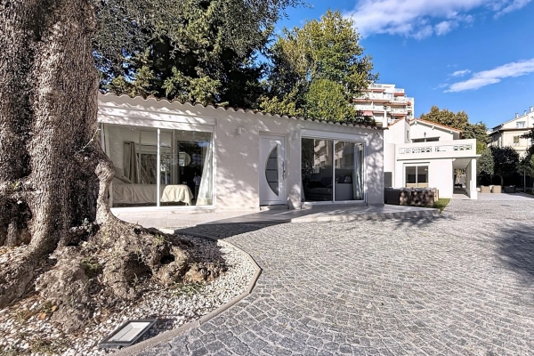 Maison de luxe à vendre à Cannes, 2 490 000 €, Photo 1