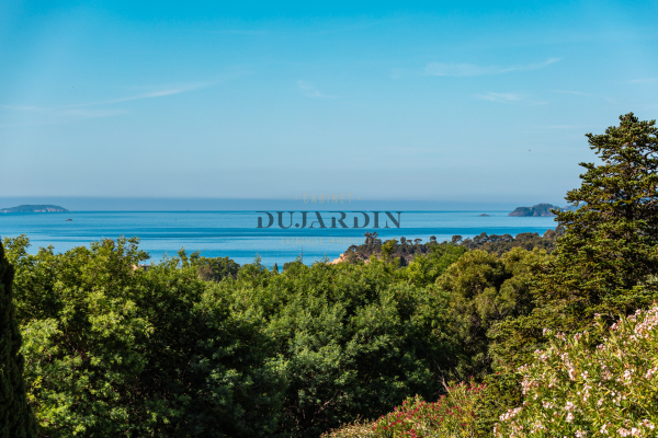 Maison de luxe à vendre à Le Lavandou, 1 976 000 €, Photo 1