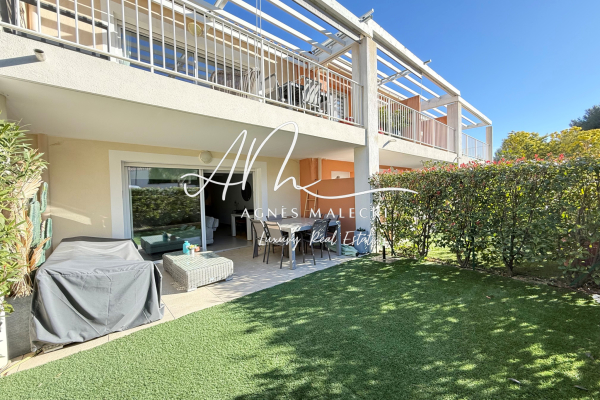 Appartement de luxe à vendre à Cavalaire-sur-Mer, 555 000 €, Photo 1