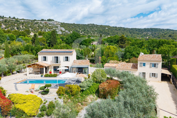 Maison de luxe à vendre à Saint Saturnin les Apt, 1 595 000 €, Photo 1
