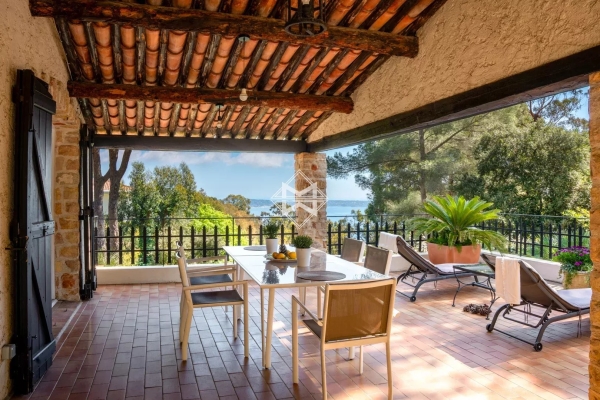 Maison de luxe à vendre à Vallauris, 1 850 000 €, Photo 1