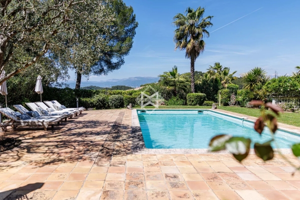 Maison de luxe à vendre à Cannes, 2 490 000 €, Photo 1