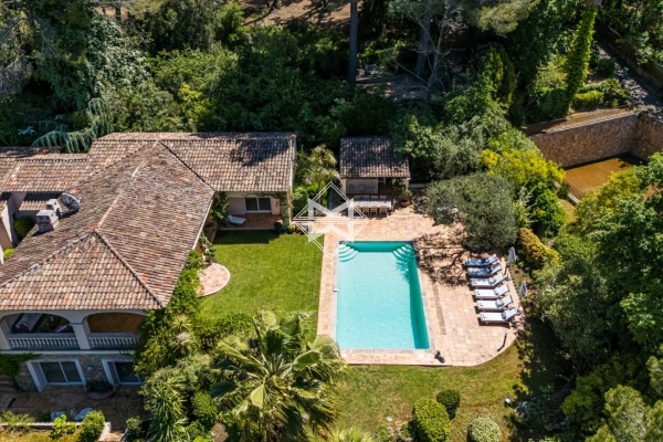 Maison de luxe à vendre à Cannes, 2 490 000 €, Photo 1