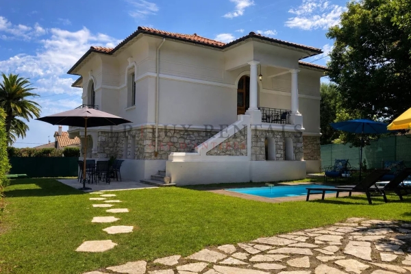 Maison de luxe à louer à Antibes, 7 500 €, Photo 1