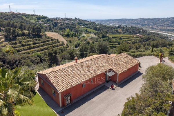 Maison de luxe à vendre à Nice, 980 000 €, Photo 1