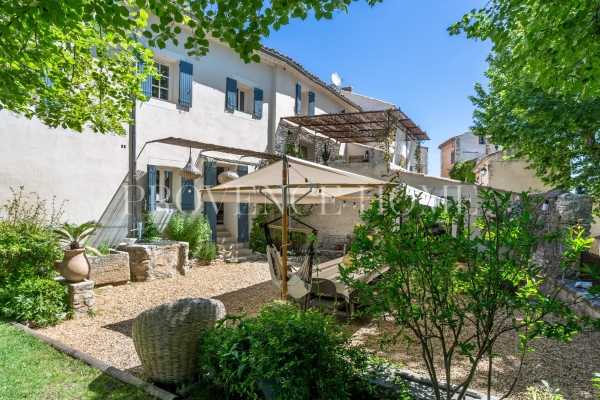 Maison de luxe à vendre à Joucas, 1 450 000 €, Photo 1