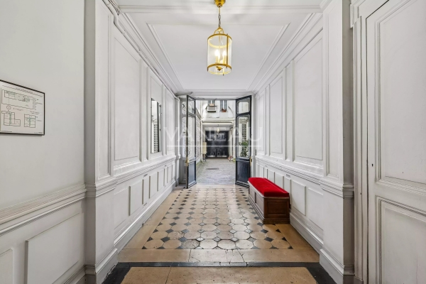 Luxury Apartment for sale in Paris 1Er, 1 250 000 €, Photo 4