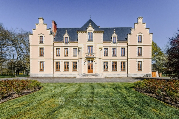 Maison de luxe à vendre à Nevers, 5 000 000 €, Photo 1