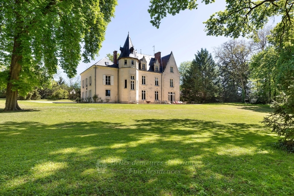Maison de luxe à vendre à Bourges, 2 100 000 €, Photo 1