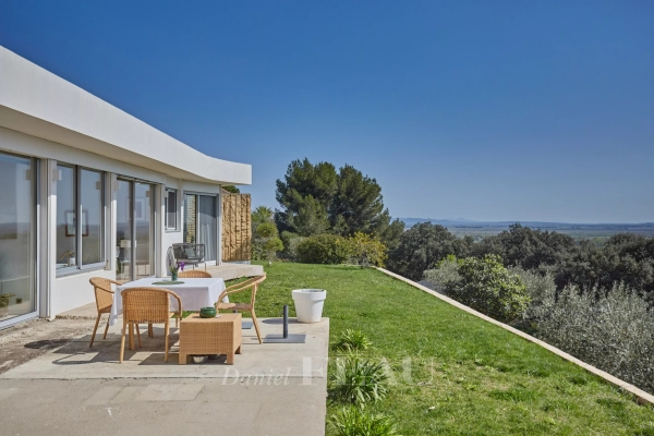 Luxury House for sale in Arles, 720 000 €, Photo 1