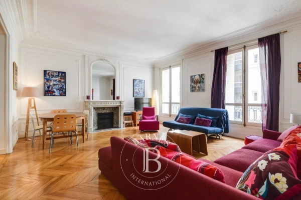 Luxury Apartment for sale in Paris 8Ème, 1 090 000 €, Photo 1