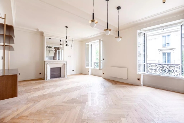 Luxury Apartment for sale in Paris 9Ème, 999 000 €, Photo 1