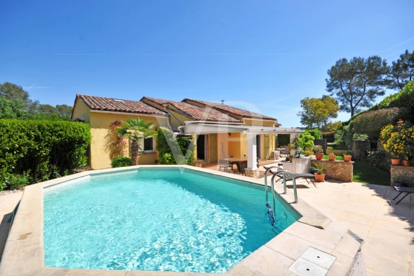 Maison de luxe à vendre à Valbonne, 970 000 €, Photo 1