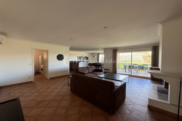 Maison de luxe à vendre à Sainte-Maxime, 850 000 €, Photo 3