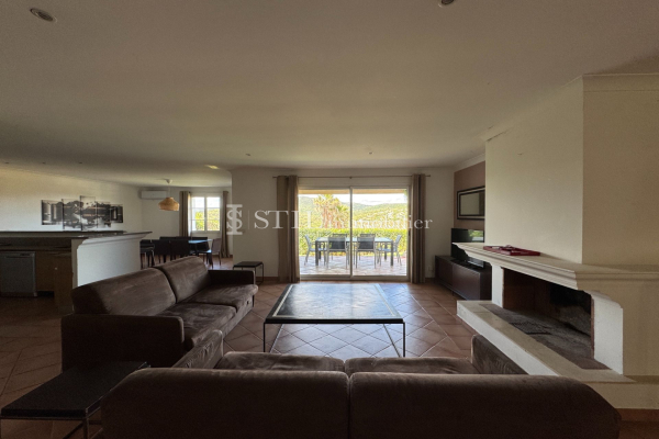 Maison de luxe à vendre à Sainte-Maxime, 850 000 €, Photo 4
