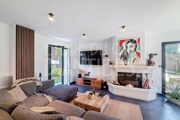 Maison de luxe à vendre à Biot, 840 000 €, Photo 1