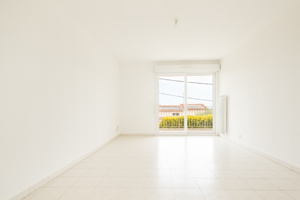 Luxury Apartment for sale in Antibes, 411 280 €, Photo 2
