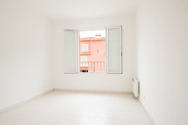 Luxury Apartment for sale in Antibes, 411 280 €, Photo 7