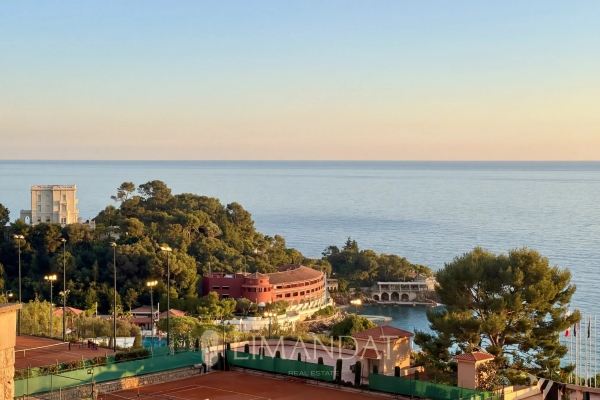 Luxury Apartment for sale in Roquebrune-Cap-Martin, 930 000 €, Photo 1