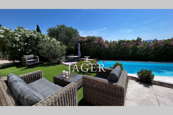 Maison de luxe à vendre à Cogolin, 895 000 €, Photo 1