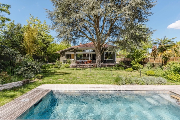 Luxury House for sale in Bordeaux, 930 000 €, Photo 1
