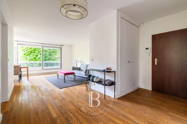Luxury Apartment for sale in Neuilly-sur-Seine, 1 090 000 €, Photo 4