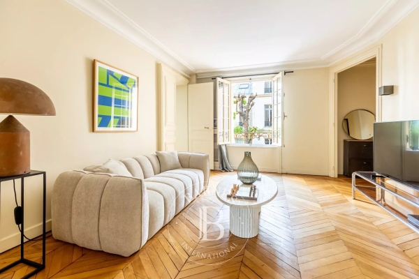 Luxury Apartment for sale in Paris 8Ème, 1 050 000 €, Photo 1