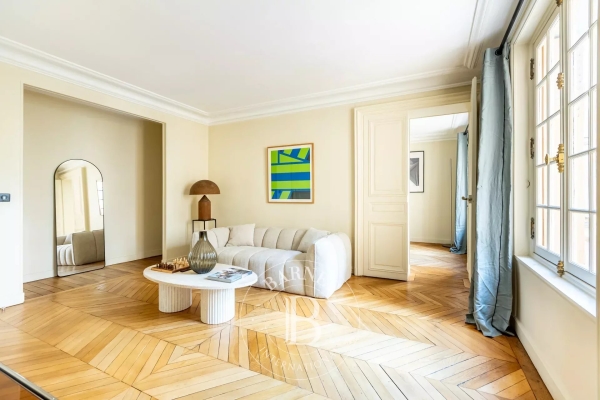 Luxury Apartment for sale in Paris 8ème, 1 000 000 €, Photo 1