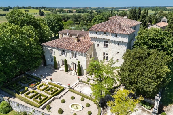 Luxury House for sale in Auch, 3 950 000 €, Photo 1