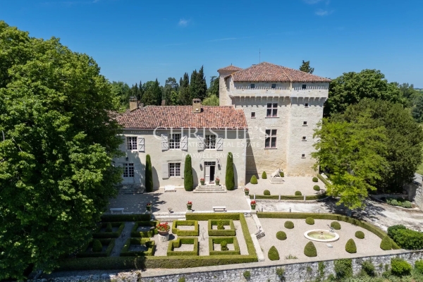 Luxury House for sale in Auch, 3 950 000 €, Photo 1
