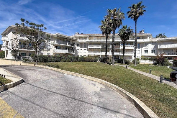Appartement de luxe à vendre à Le Golfe Juan, 225 000 €, Photo 1