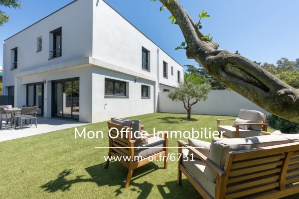 Maison de luxe à vendre à Saint-Raphaël, 670 000 €, Photo 2