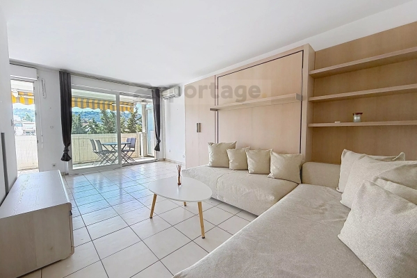 Appartement de luxe à vendre à Le Golfe Juan, 225 000 €, Photo 2